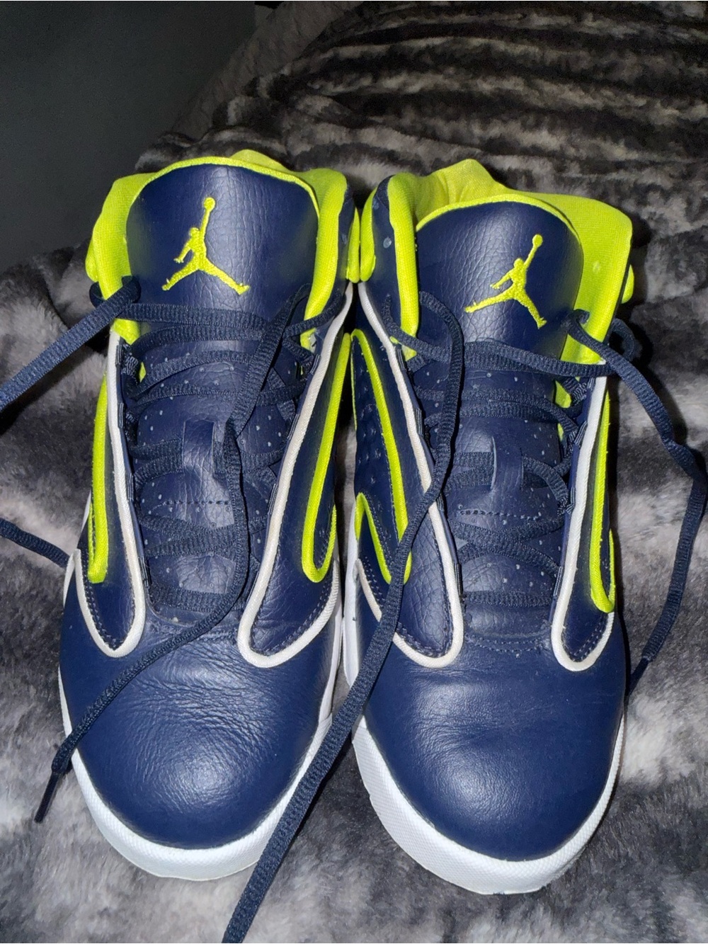 Women Air Jordan OG 'College Navy Venom Green' Size 9.5 ( fit like 10 )